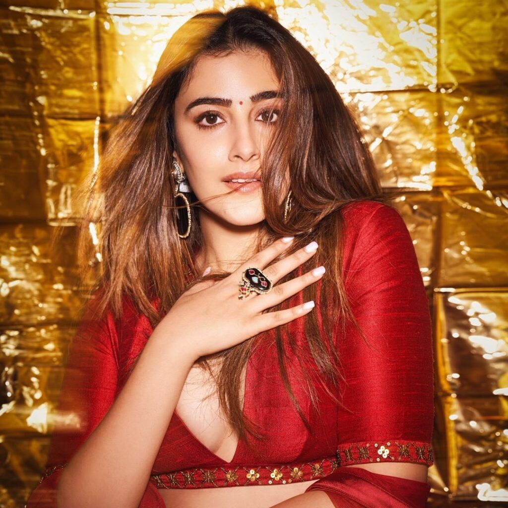 Nupur Sanon kiss scene