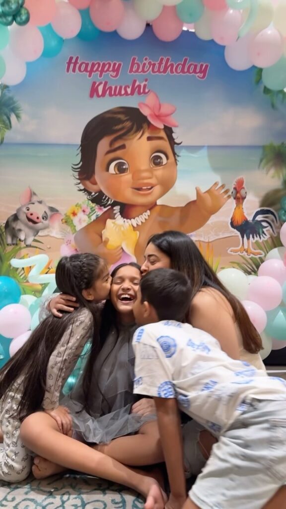 Mahhi Vij kiss pics