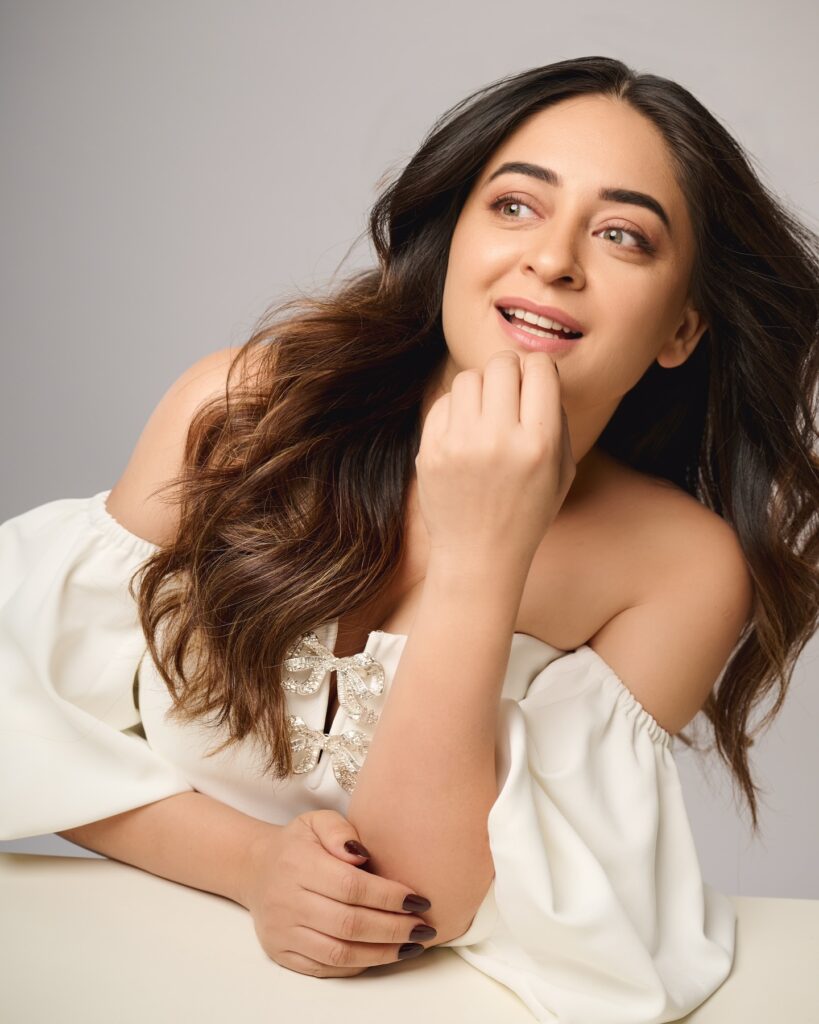 Mahhi Vij nude pics