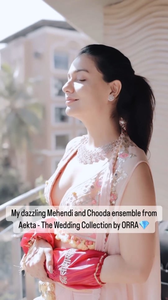 Divyaa Agarwal kiss scene video