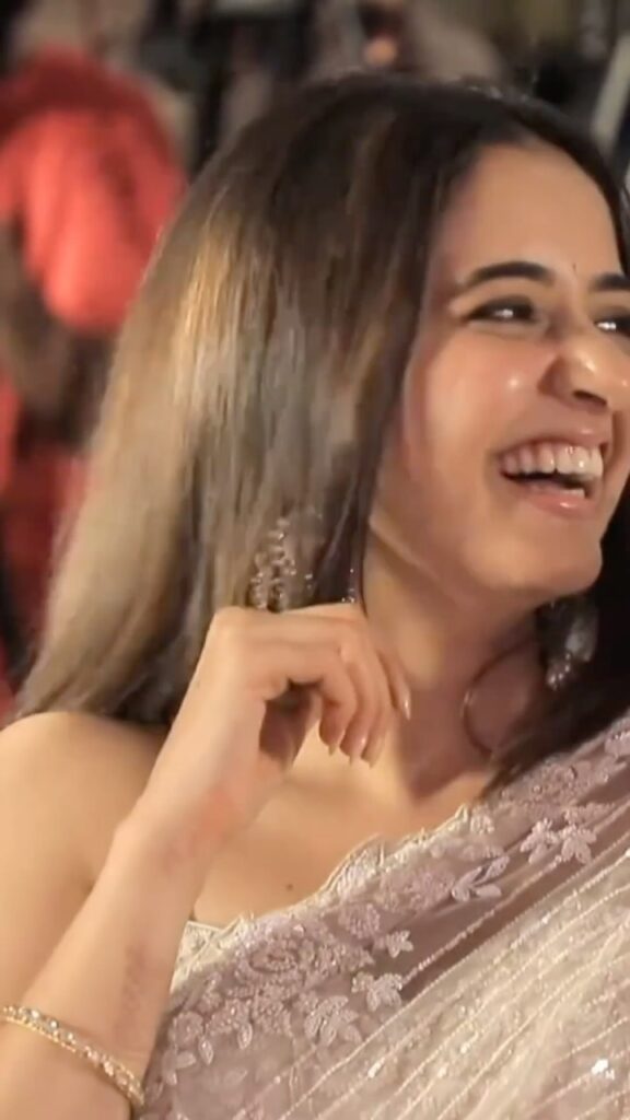 Ashika Ranganath kiss