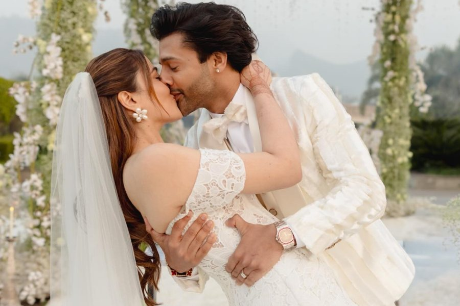 Nupur Sanon age
Nupur sanon wedding
Nupur Sanon religion
Kriti Sanon age
Stebin Ben
Nupur Sanon sister
Nupur Sanon Height
Nupur Sanon instagram