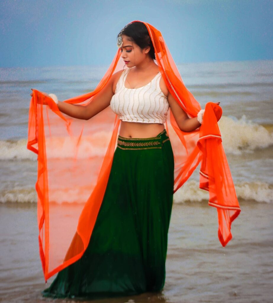 Manisha Rani and elvish yadav