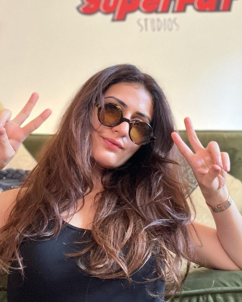 Fatima Sana Shaikh bra size