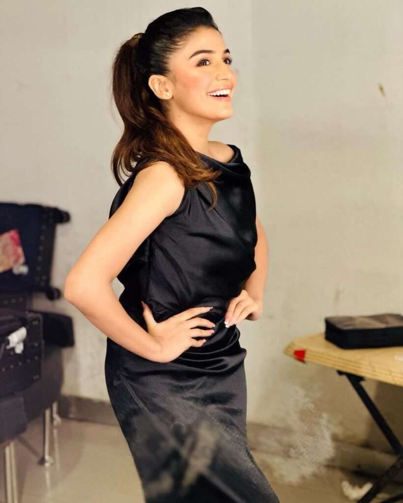 Laiba Khan romantic scene