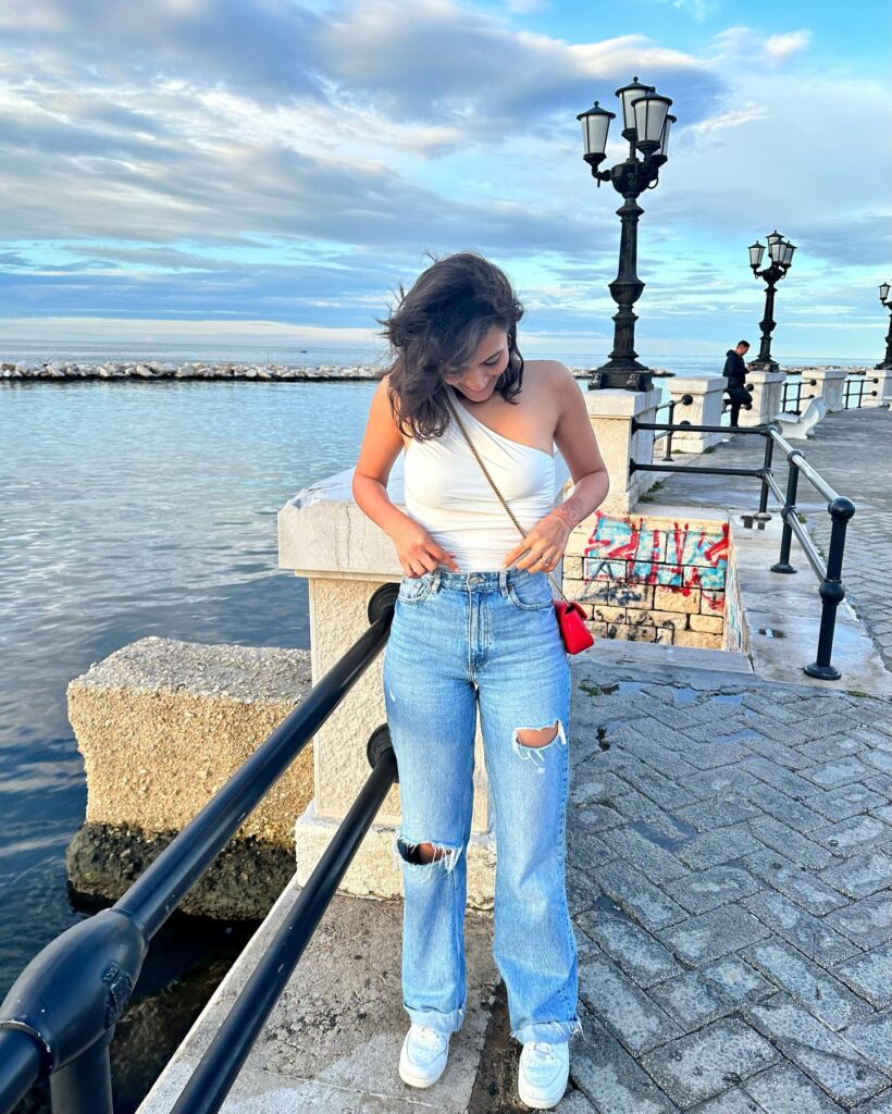 Aishwarya Desai insta images