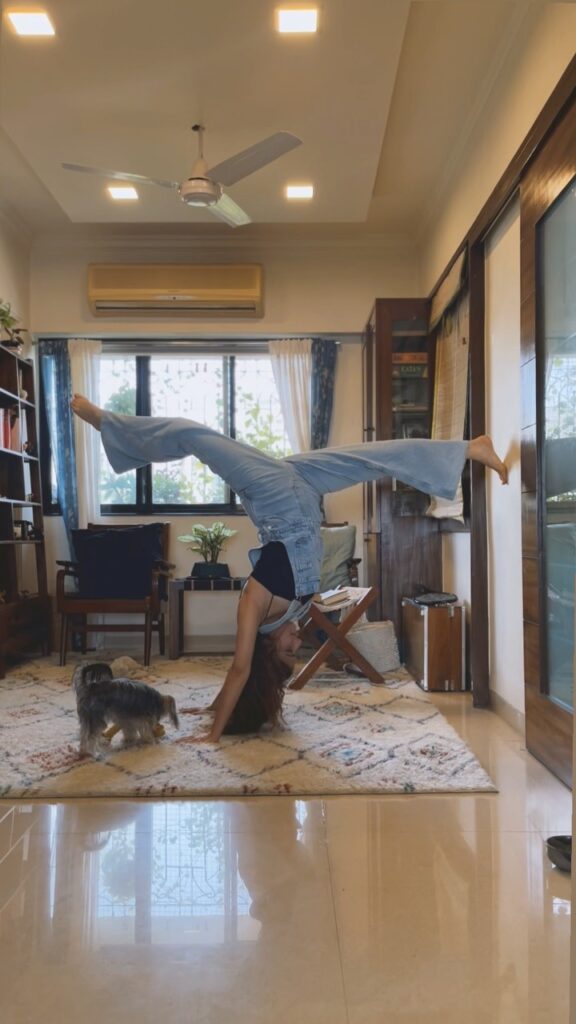 Fatima Sana Shaikh kissing images