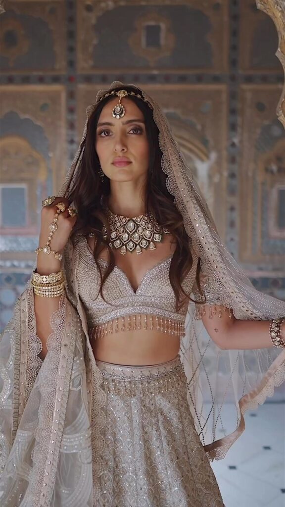 Aishwarya Desai video song