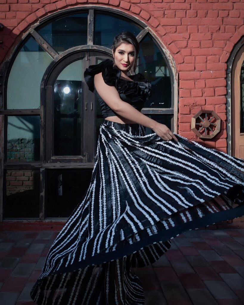 Shefali Bagga Biography 2026, Shefali Bagga Age, Shefali Bagga Net Worth, Shefali Bagga Loventure JioHotstar, Shefali Bagga Mr Faisu show, Shefali Bagga latest news, Cricket Queen Shefali Bagga, Shefali Bagga IPL hosting, Shefali Bagga sports anchor, Shefali Bagga and Arrav Jain relationship, Shefali Bagga response to trolls, Shefali Bagga AI posters controversy, Shefali Bagga hot photos, Shefali Bagga gym workout routine, Shefali Bagga Instagram followers