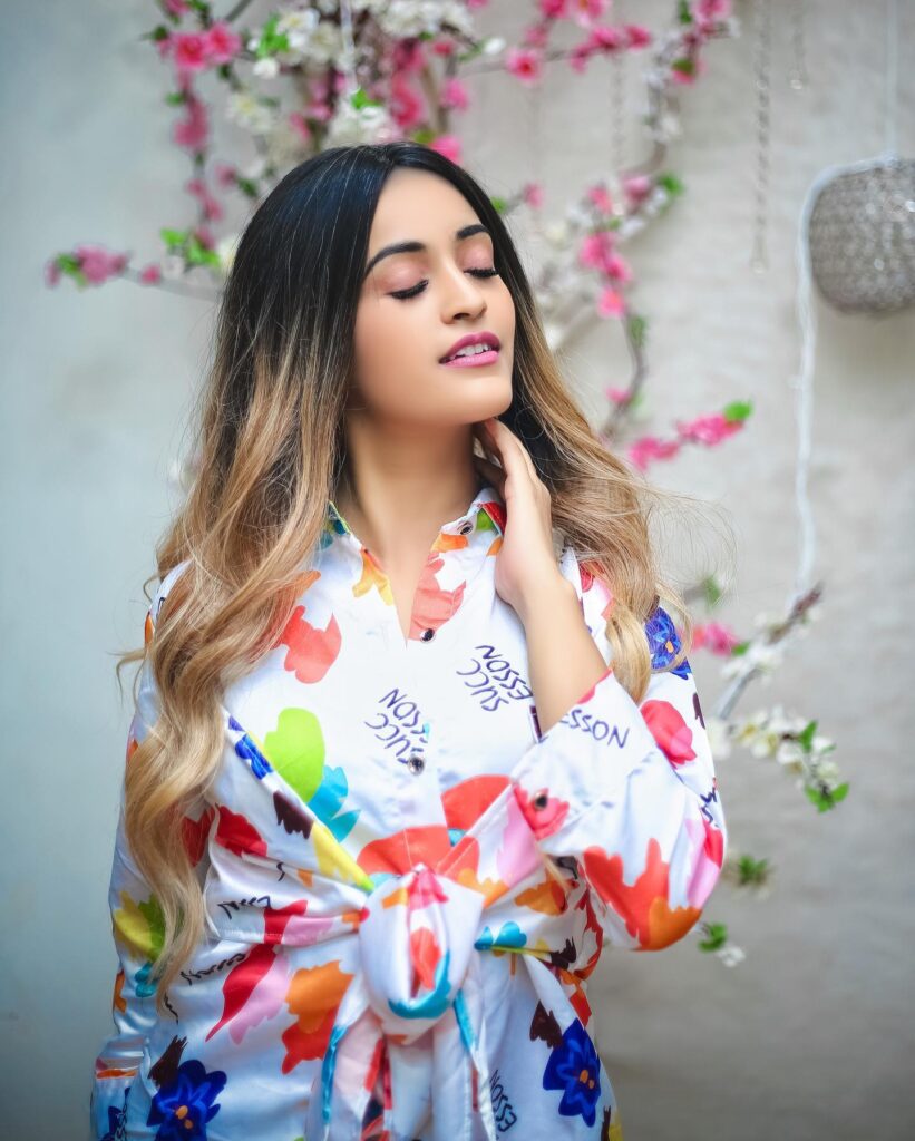 Akriti Agarwal biography
