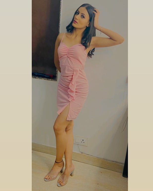 Shweta Pundir biography
