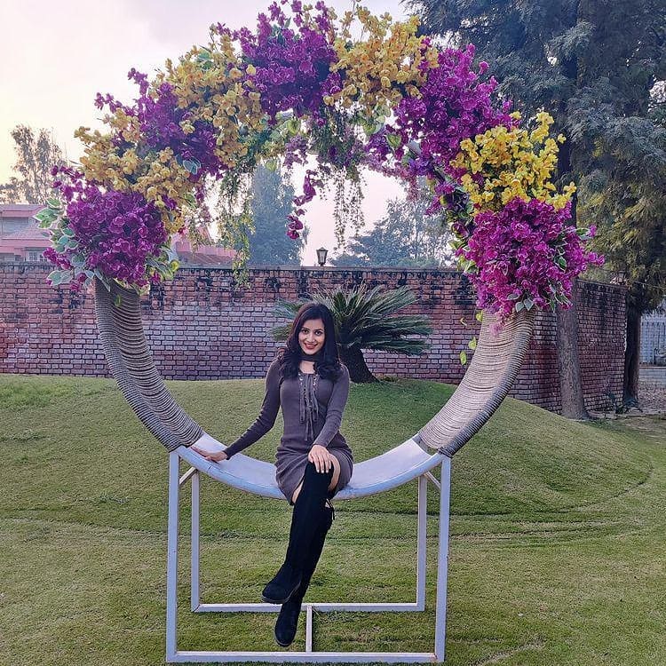 Shweta pundir height
