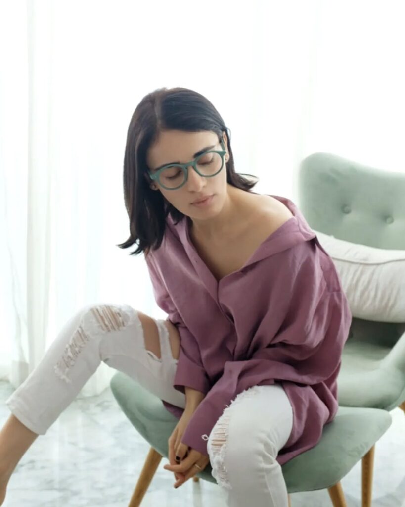 Radhika Madan navel images