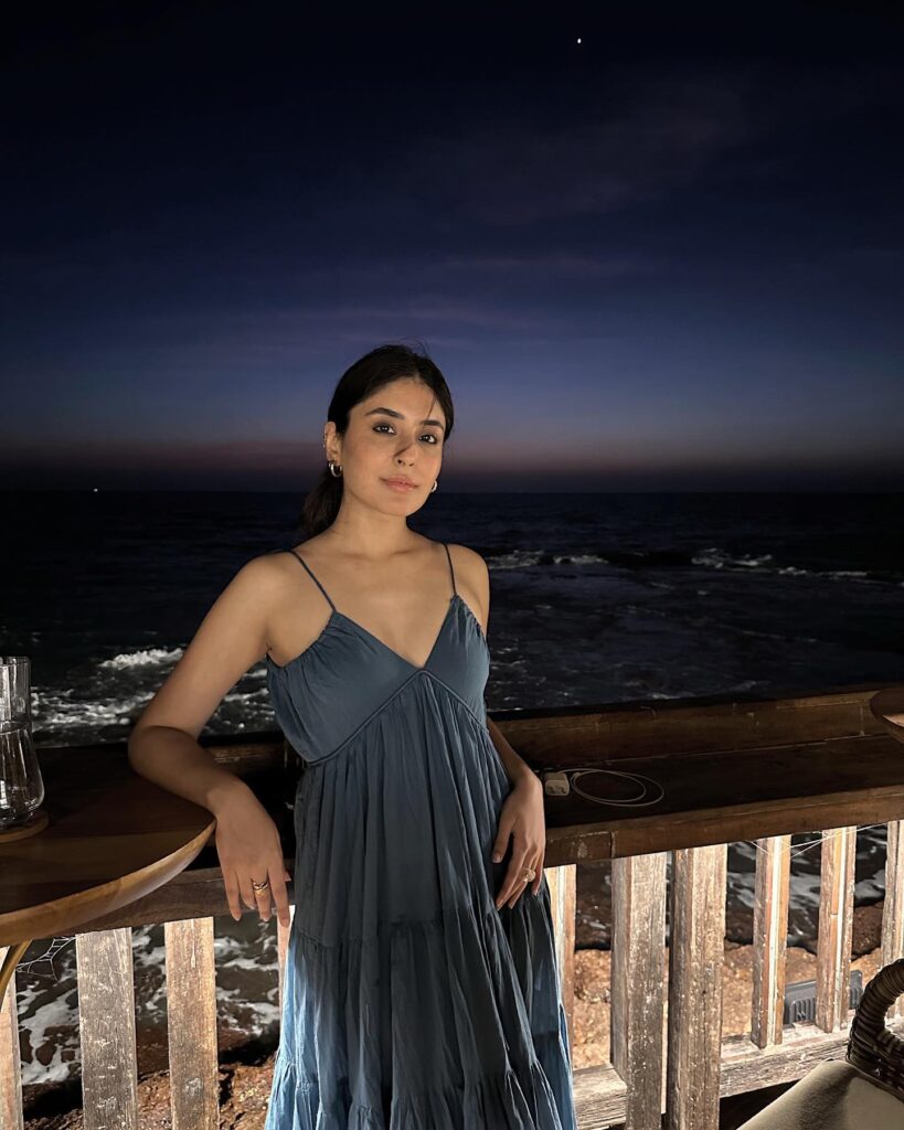 Kritika Kamra sexy images