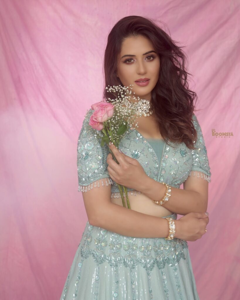 Isha Rikhi hot scene