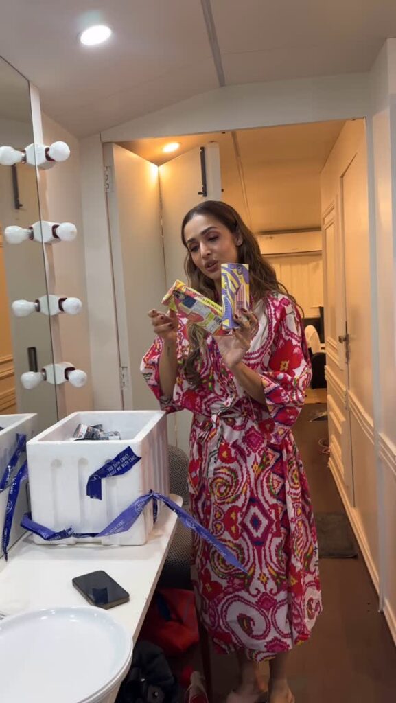 Malaika Arora kiss video