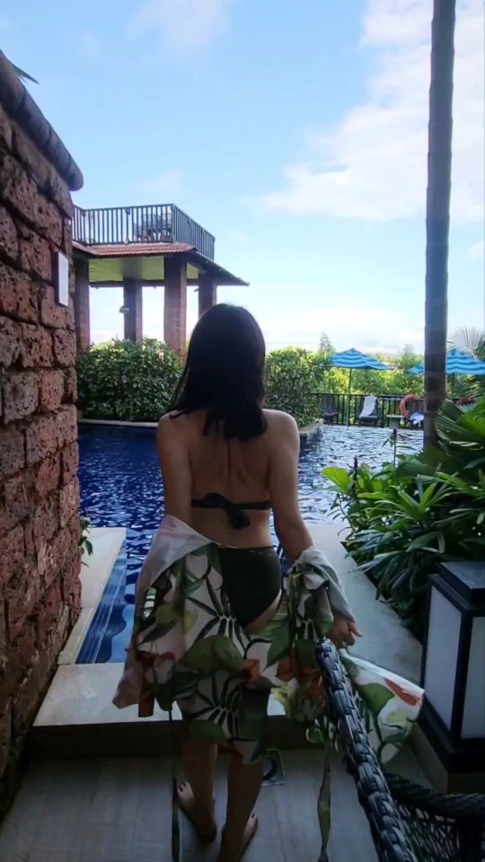 Radhika Madan in bikni