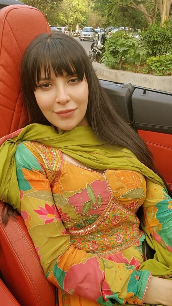 Firoza Khan biography
