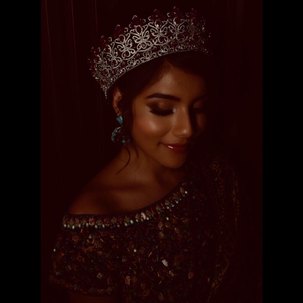 Aditi Hundia net worth
