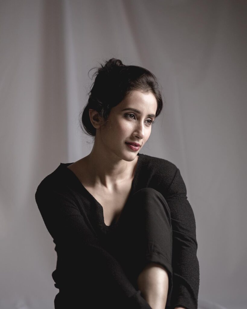 Namita Dubey biography
