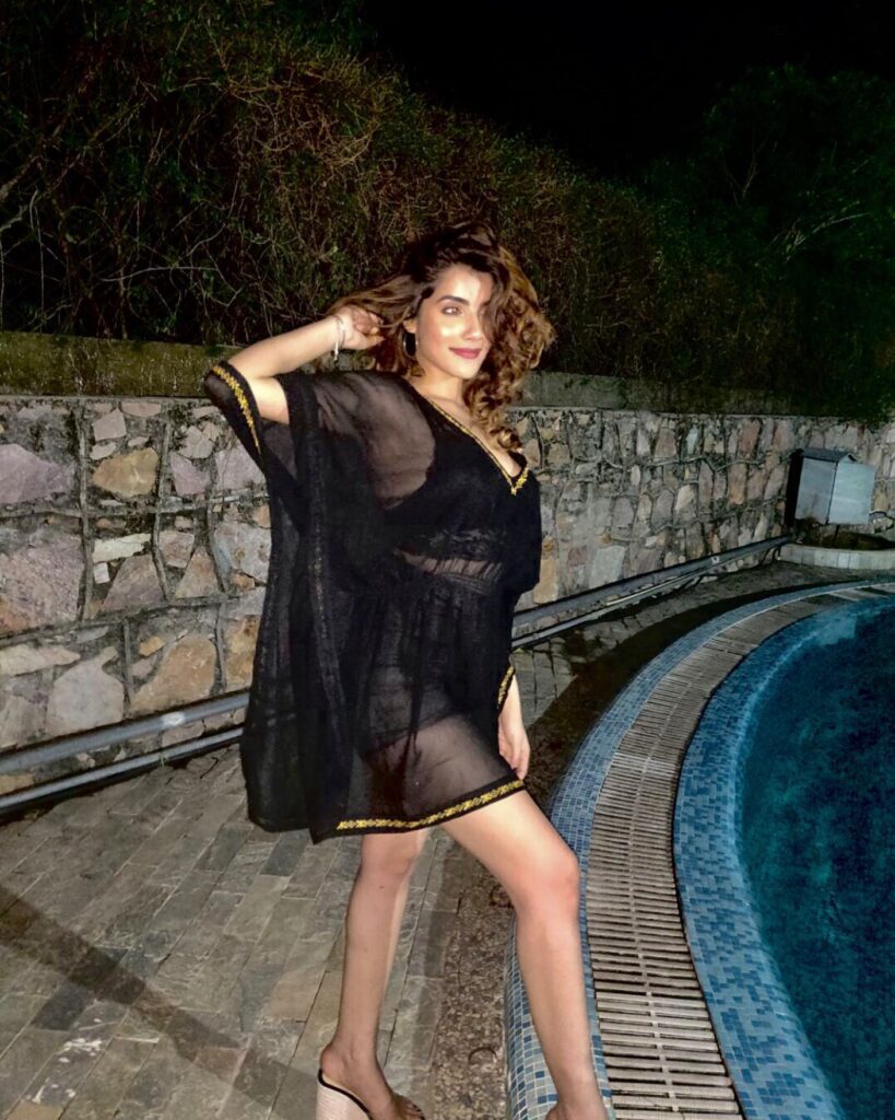 Aditi Hundia wikipedia
