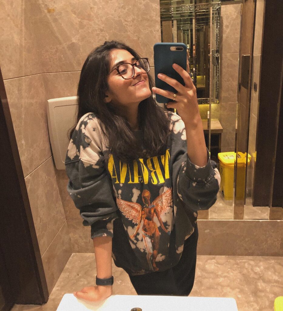 Sakshi Vaidya sexy pics