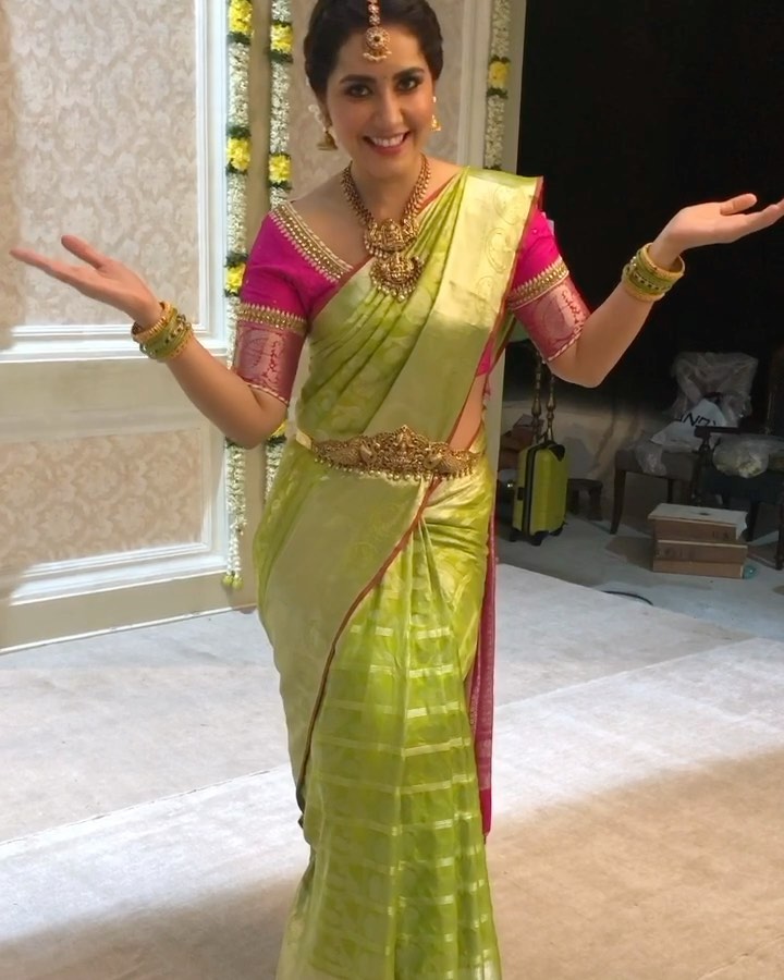 Raashii Khanna in saree