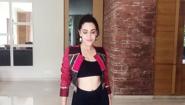 Naila Grrewal bra size