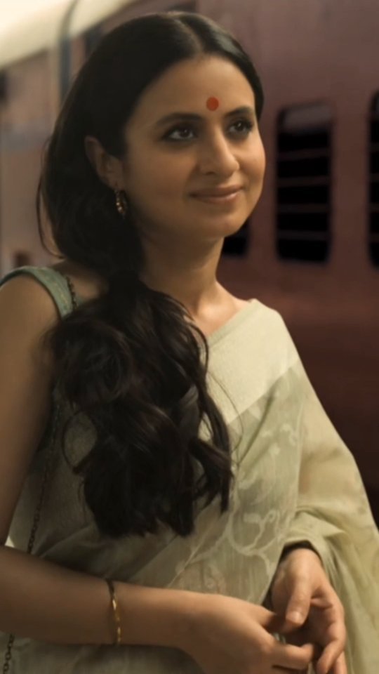 Rasika Dugal kissing scene