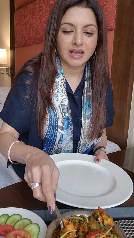 Bhagyashree boobs