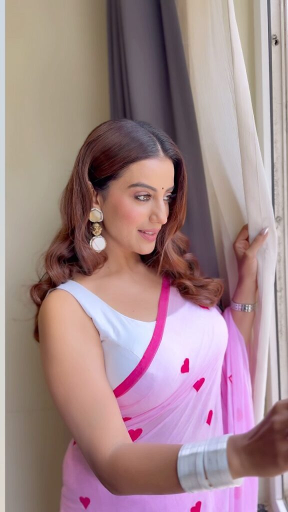 Akshara Singh saree image
