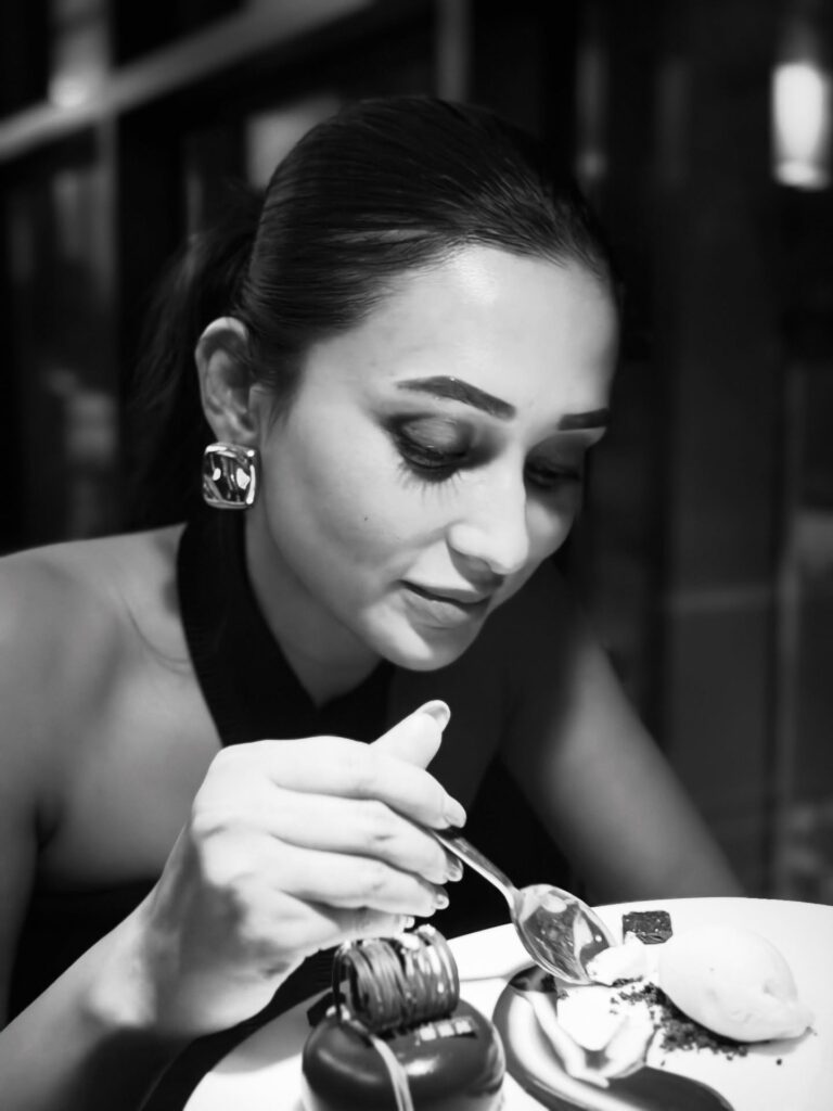 Mimi Chakraborty porle Mone Jei
Mimi Chakraborty Husband
Mimi Chakraborty new song
Mimi Chakraborty children
Mimi Chakraborty movies
Mimi Chakraborty relationship
Mimi Chakraborty web series
Is Mimi Chakraborty married
Mimi Chakraborty Queens
Mimi Chakraborty new web series
Queens Hoichoi release date
Mimi Chakraborty OTT comeback
Queens Bengali web series cast
Subhashree Ganguly comment on Queens
Mimi Chakraborty Meera role
Nirjhar Mitra Queens series
Queens teaser reaction
Mimi Chakraborty upcoming projects
Queens North Bengal thriller
Mimi Chakraborty latest news
Raj Chakraborty Mimi Subhashree
Queens Hoichoi trailer
Mimi Chakraborty action scenes