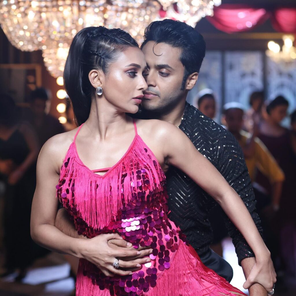 Mimi Chakraborty porle Mone Jei
Mimi Chakraborty Husband
Mimi Chakraborty new song
Mimi Chakraborty children
Mimi Chakraborty movies
Mimi Chakraborty relationship
Mimi Chakraborty web series
Is Mimi Chakraborty married
Mimi Chakraborty Queens
Mimi Chakraborty new web series
Queens Hoichoi release date
Mimi Chakraborty OTT comeback
Queens Bengali web series cast
Subhashree Ganguly comment on Queens
Mimi Chakraborty Meera role
Nirjhar Mitra Queens series
Queens teaser reaction
Mimi Chakraborty upcoming projects
Queens North Bengal thriller
Mimi Chakraborty latest news
Raj Chakraborty Mimi Subhashree
Queens Hoichoi trailer
Mimi Chakraborty action scenes
