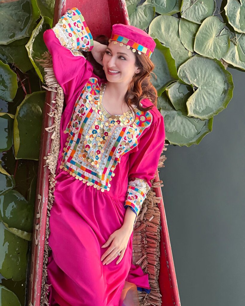 Saumya Tandon beautiful image