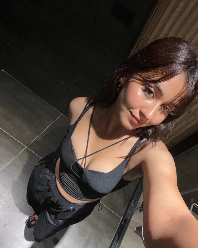 Akanksha Choudhary boobs