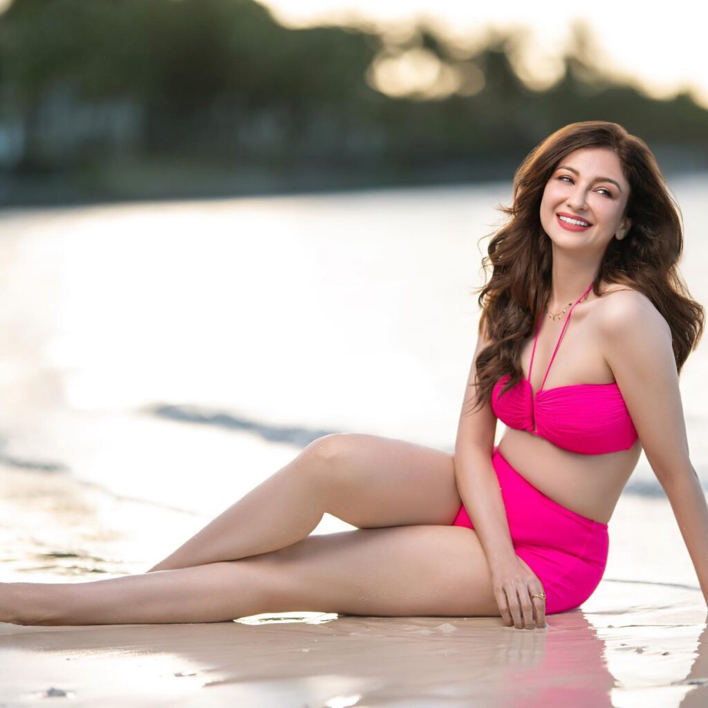 Saumya Tandon  bikni image