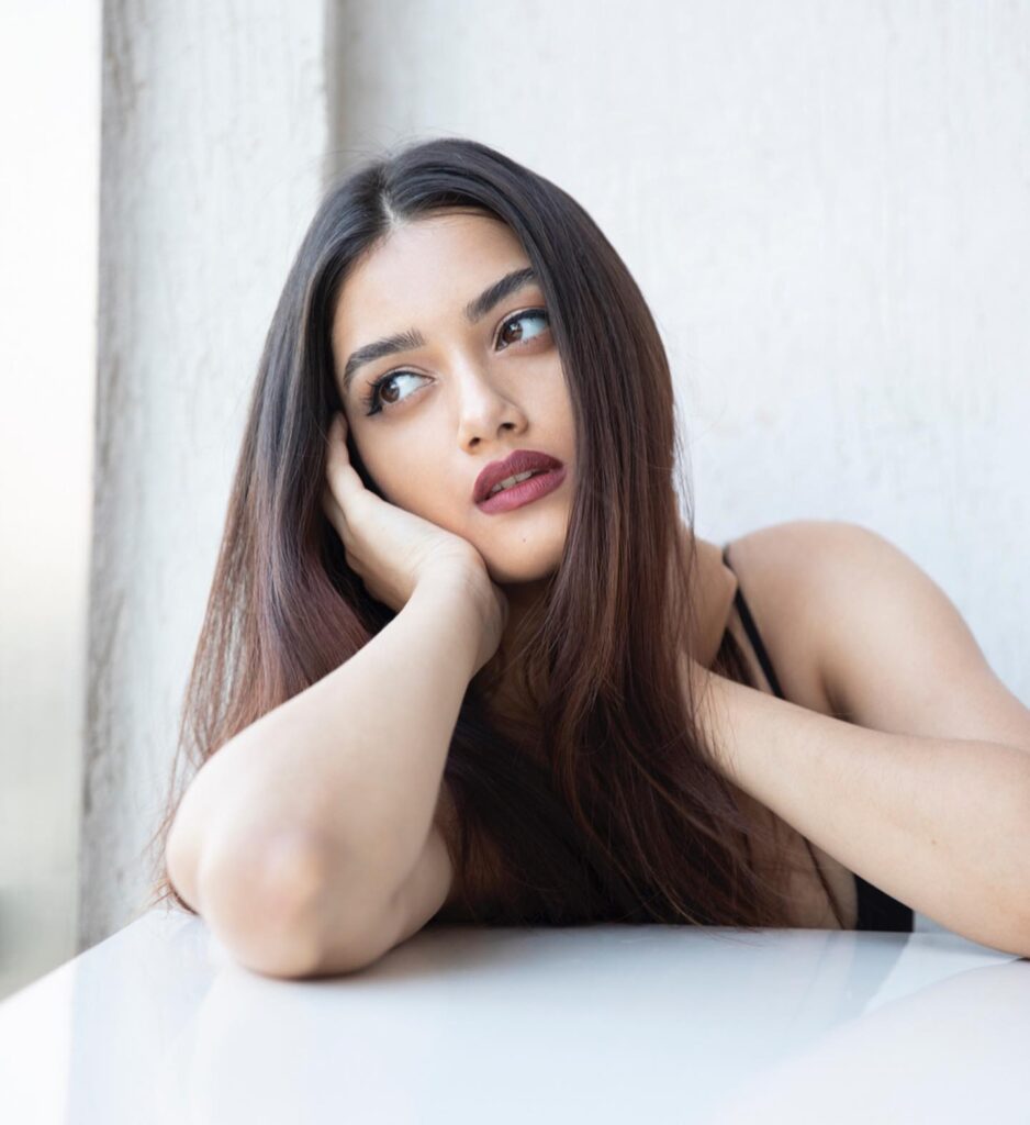Bhagyashri Borse bra