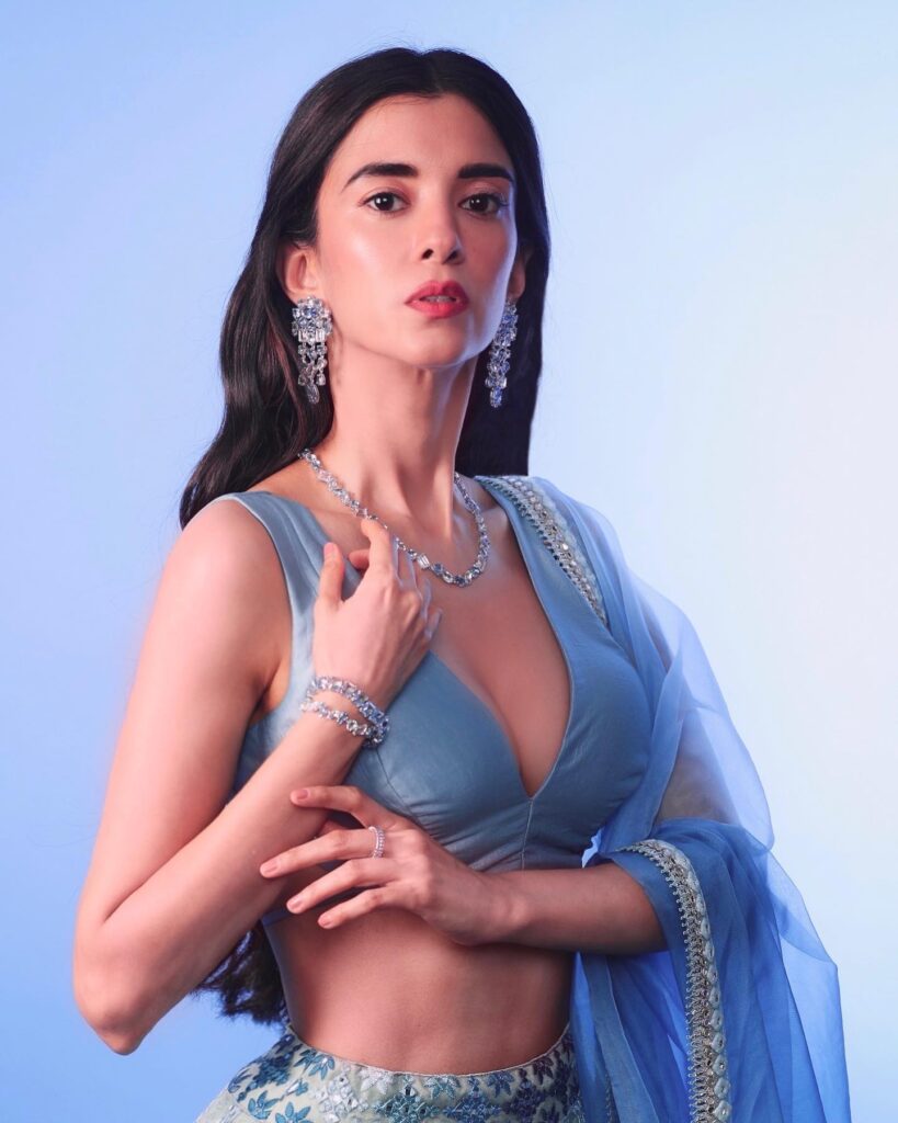 Saba Azad sexy pics