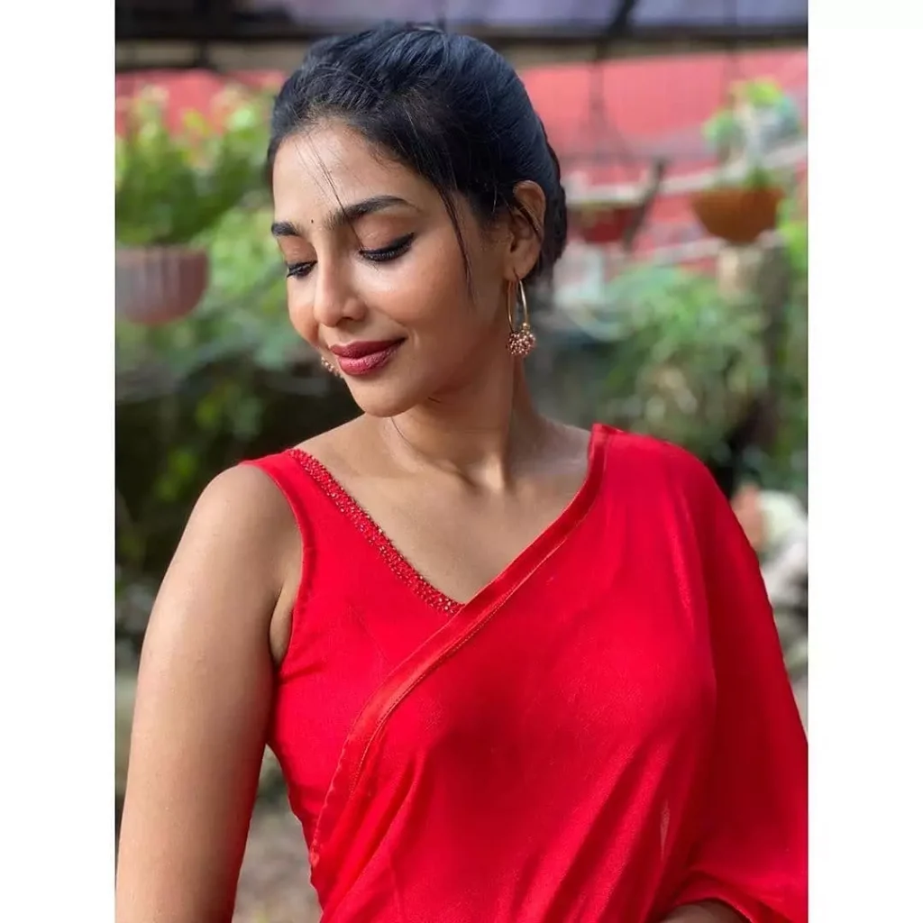 Aishwarya Lekshmi in red dress