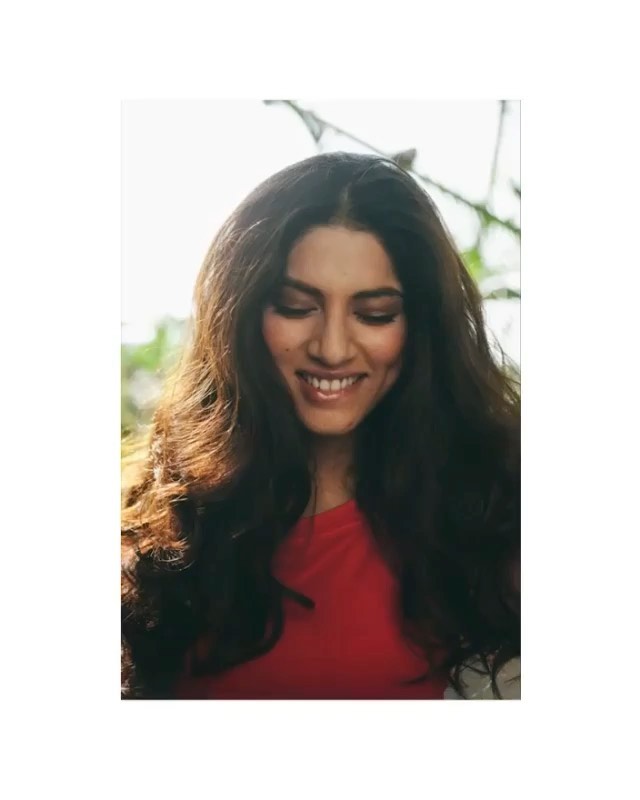 Sapna Pabbi London Background