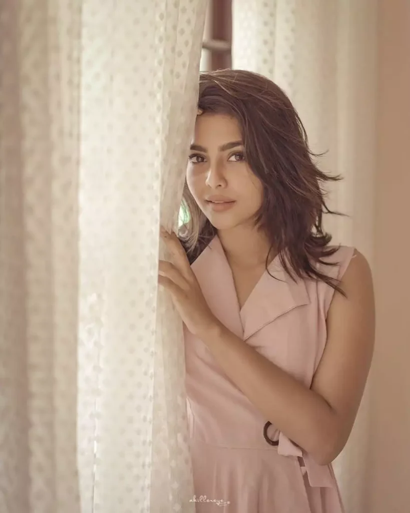 Aishwarya Lekshmi beautiful pics