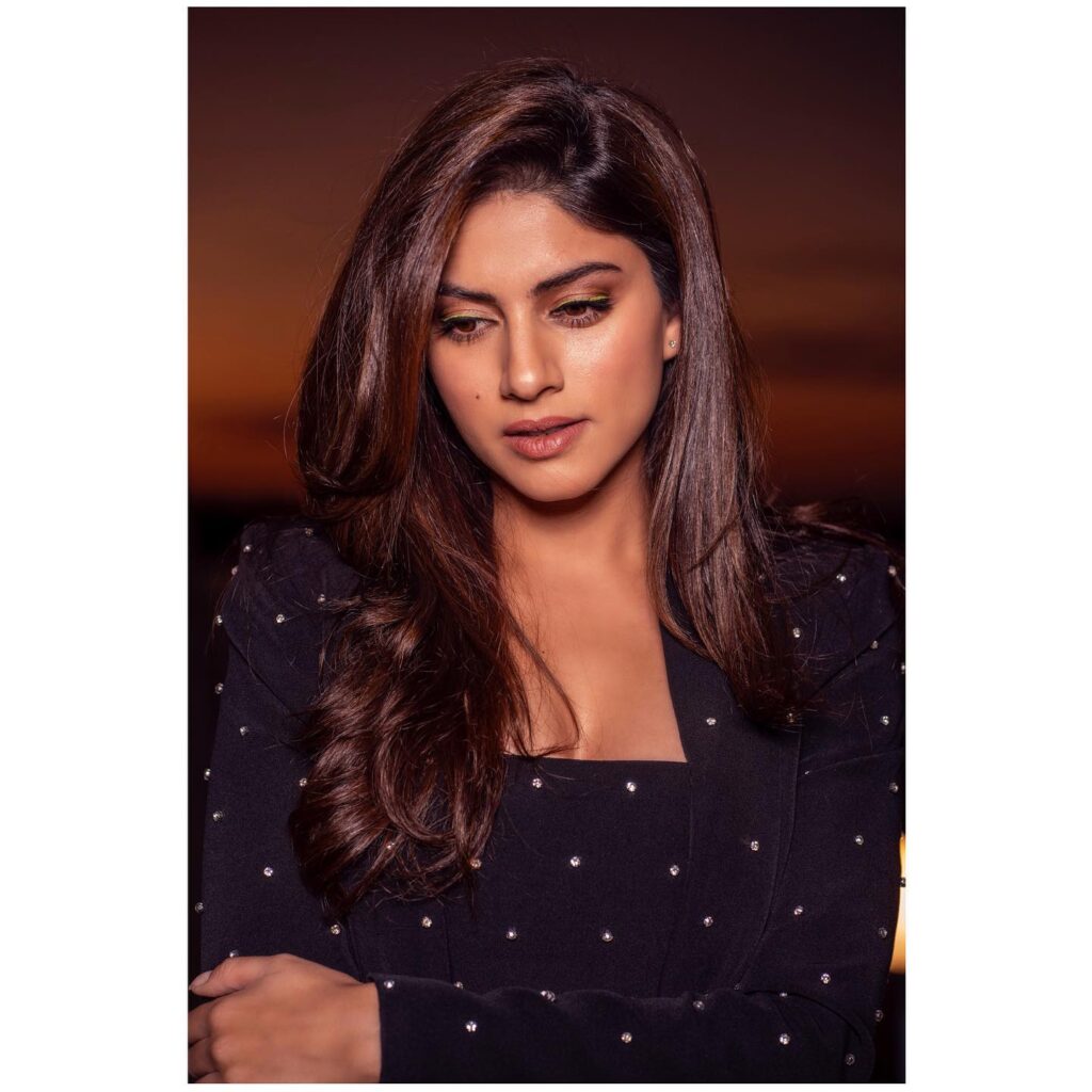 Sapna Pabbi Bandar Movie
