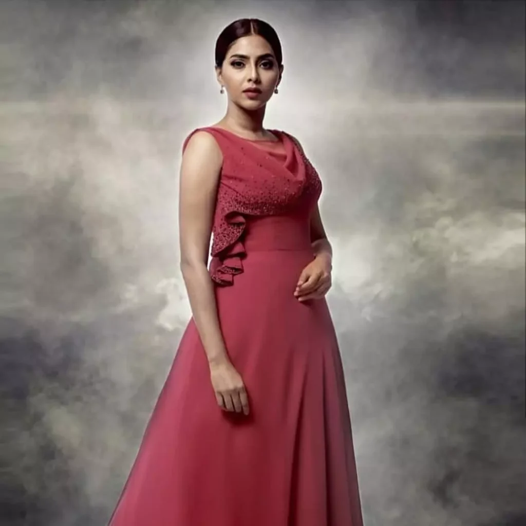 Aishwarya Lekshmi pink dress