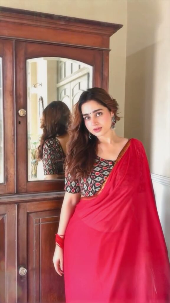 Ayesha Khan CJP protest
Why was Ayesha Khan detained by Mumbai Police?
Ayesha Khan protest video
Ayesha Khan CJP protest statement
Ayesha Khan Instagram post on CJP protest
Ayesha Khan says "Rather lose my career than lose my spine"
Ayesha Khan Mumbai Police detention
Ayesha Khan Dhurandhar actress news
Ayesha Khan Bigg Boss 17 biography
Ayesha Khan age, height and boyfriend
Imran Khan joins CJP protest
Huma Qureshi CJP protest
CJP protest latest news
CJP protest Mumbai updates
Dhurandhar actress Ayesha Khan latest news
