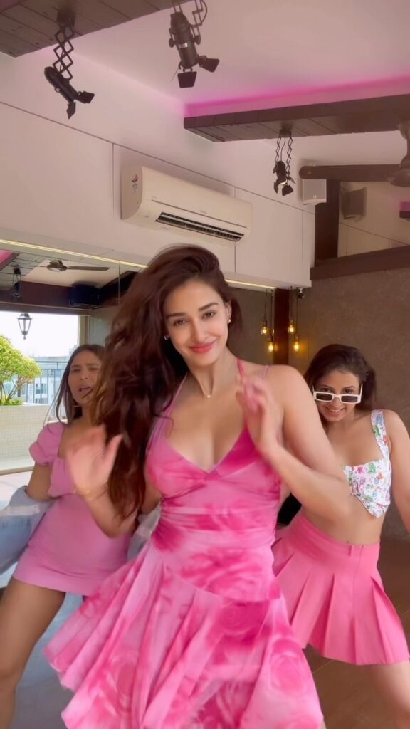 Disha Patani Awarapan 2
Disha Patani Awarapan 2 teaser
Disha Patani Awarapan 2 release date
Disha Patani Awarapan 2 cast
Disha Patani Awarapan 2 trailer
Emraan Hashmi Awarapan 2
Awarapan 2 teaser explained
Awarapan 2 movie release date
Awarapan 2 songs
Awarapan 2 story
Awarapan 2 movie cast
Disha Patani age
Disha Patani height
Disha Patani boyfriend
Disha Patani family
Disha Patani biography
Disha Patani net worth
Disha Patani upcoming movies
Disha Patani filmography
Emraan Hashmi upcoming movies
Shivam Pandit Awarapan 2
Awarapan 2 teaser reaction
Disha Patani latest news
Disha Patani movies list
Awarapan 2 latest updates
Disha Patani role in Awarapan 2
Awarapan 2 trailer release
Vishesh Films Awarapan 2
Nitin Kakkar Awarapan 2
Pulse by Anubhav Entertainment News