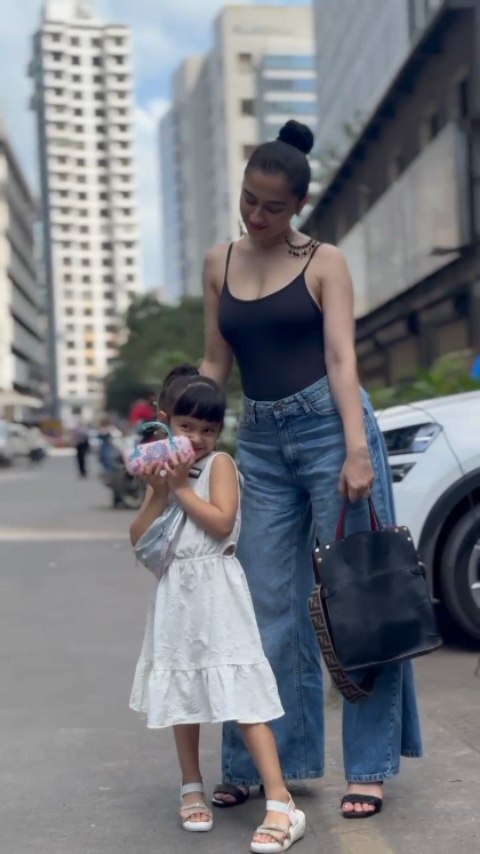 Sanjeeda Shaikh Ikka Movie
Sanjeeda Shaikh Biography
Sanjeeda Shaikh Age
Sanjeeda Shaikh Height
Sanjeeda Shaikh Husband
Sanjeeda Shaikh Daughter
Sanjeeda Shaikh Family
Sanjeeda Shaikh Net Worth
Sanjeeda Shaikh Movies and TV Shows
Sanjeeda Shaikh Heeramandi Role
Sanjeeda Shaikh Dhamaal 4
Sanjeeda Shaikh Ikka Role
Sunny Deol Ikka Cast
Akshaye Khanna Ikka Movie
Ikka Movie Review
Ikka Movie Cast
Ikka Netflix Release Date
Sanjeeda Shaikh Latest News
Sanjeeda Shaikh Career Journey
Pulse by Anubhav Entertainment News