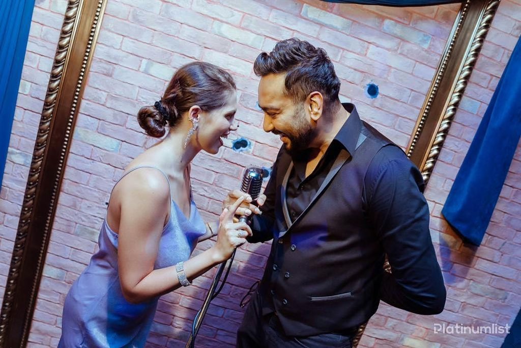 Iryna Kinakh Desi Bling
Who is Iryna Kinakh?
Iryna Kinakh biography
Iryna Kinakh age
Iryna Kinakh nationality
Iryna Kinakh husband
Iryna Kinakh and Dyuti Parruck
Is Iryna Kinakh still married?
Dyuti Parruck wife
Dyuti Parruck and Iryna Kinakh relationship
Iryna Kinakh net worth
Iryna Kinakh businesses
Iryna Kinakh Unique U
Iryna Kinakh IKON Activewear
Iryna Kinakh children
Iryna Kinakh family
Iryna Kinakh Instagram
Iryna Kinakh Mrs Universe 2024
Desi Bling cast
Desi Bling Netflix cast
Desi Bling release date
Desi Bling episodes
Who is Dyuti Parruck?
Netflix Desi Bling reality show
Dubai Bling vs Desi Bling
Karan Kundrra Desi Bling
Tejasswi Prakash Desi Bling
Rizwan Sajan Desi Bling
Pamela Serena Desi Bling
Pulse by Anubhav Iryna Kinakh update