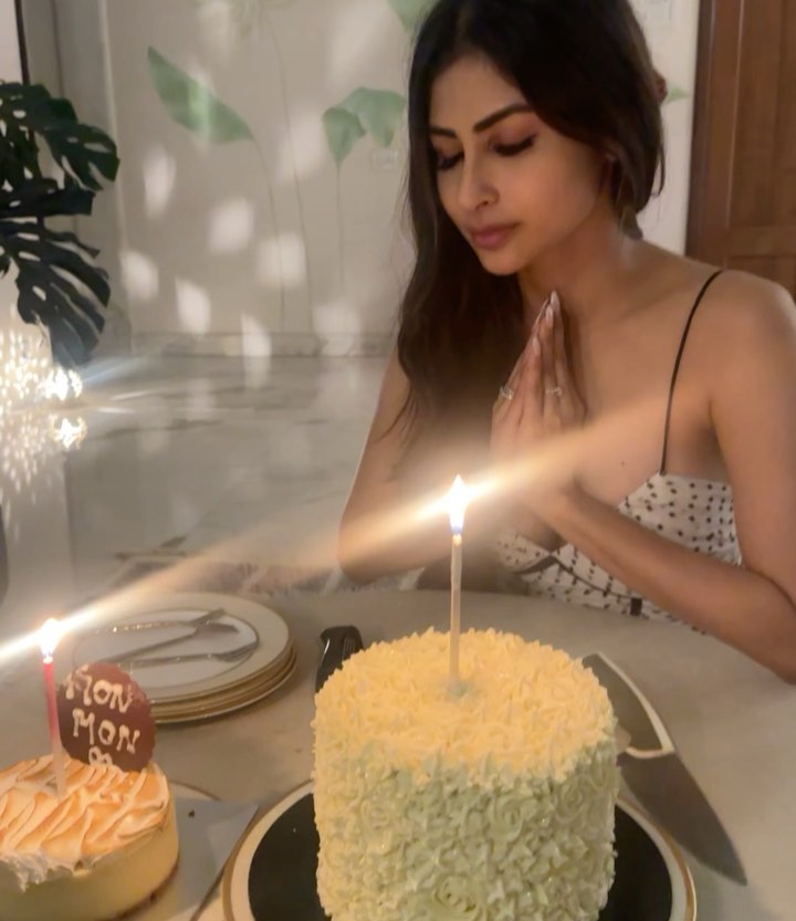 Disha Patani Awarapan 2
Disha Patani Awarapan 2 teaser
Disha Patani Awarapan 2 release date
Disha Patani Awarapan 2 cast
Disha Patani Awarapan 2 trailer
Emraan Hashmi Awarapan 2
Awarapan 2 teaser explained
Awarapan 2 movie release date
Awarapan 2 songs
Awarapan 2 story
Awarapan 2 movie cast
Disha Patani age
Disha Patani height
Disha Patani boyfriend
Disha Patani family
Disha Patani biography
Disha Patani net worth
Disha Patani upcoming movies
Disha Patani filmography
Emraan Hashmi upcoming movies
Shivam Pandit Awarapan 2
Awarapan 2 teaser reaction
Disha Patani latest news
Disha Patani movies list
Awarapan 2 latest updates
Disha Patani role in Awarapan 2
Awarapan 2 trailer release
Vishesh Films Awarapan 2
Nitin Kakkar Awarapan 2
Pulse by Anubhav Entertainment News