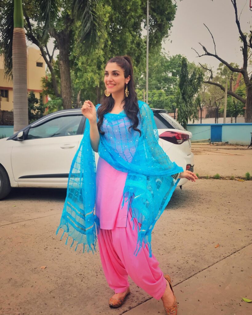Delbar Arya Alliance Episode 23
Delbar Arya Alliance latest updates
Delbar Arya biography
Delbar Arya age
Delbar Arya height
Delbar Arya family
Delbar Arya husband
Delbar Arya boyfriend
Delbar Arya movies list
Delbar Arya TV shows
Delbar Arya Wiki
Delbar Arya Instagram
Delbar Arya Punjabi movies
Delbar Arya Guru Randhawa Downtown
Delbar Arya and Sabby Suri fight
Ravi Kishan Alliance exit
Alliance Episode 23 highlights
Kunal Kemmu Alliance show
Prime Video Alliance contestants
Delbar Arya latest news
