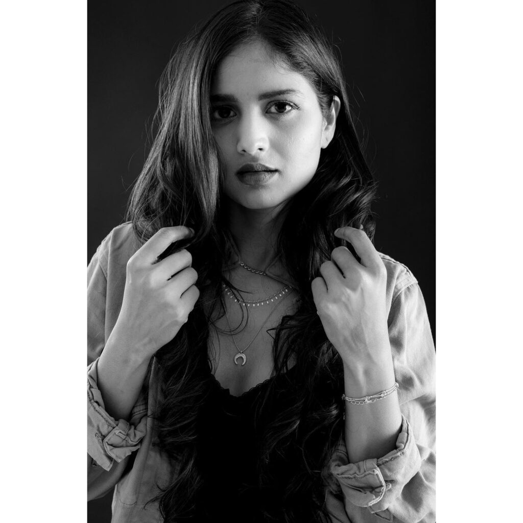 Shalini Kondepudi Sing Geetham
Shalini Kondepudi Biography
Shalini Kondepudi Age
Shalini Kondepudi Height
Shalini Kondepudi Husband
Shalini Kondepudi Family
Shalini Kondepudi Movies List
Shalini Kondepudi Instagram
Shalini Kondepudi Kubera Kubera Song
Sing Geetham Cast
Sing Geetham Release Date
Sing Geetham Trailer
Sing Geetham Songs
Sing Geetham OTT Release Date
Sing Geetham Movie Review
Sing Geetham Story
Singeetham Srinivasa Rao New Movie
Nag Ashwin Sing Geetham
Devi Sri Prasad Sing Geetham Songs
My Dear Donga Shalini Kondepudi
Jayamma Panchayathi Shalini Kondepudi
Ahilya Bamroo Sing Geetham
Ayaan Sing Geetham
Kubera Kubera Song Lyrics
Telugu Musical Fantasy Movies